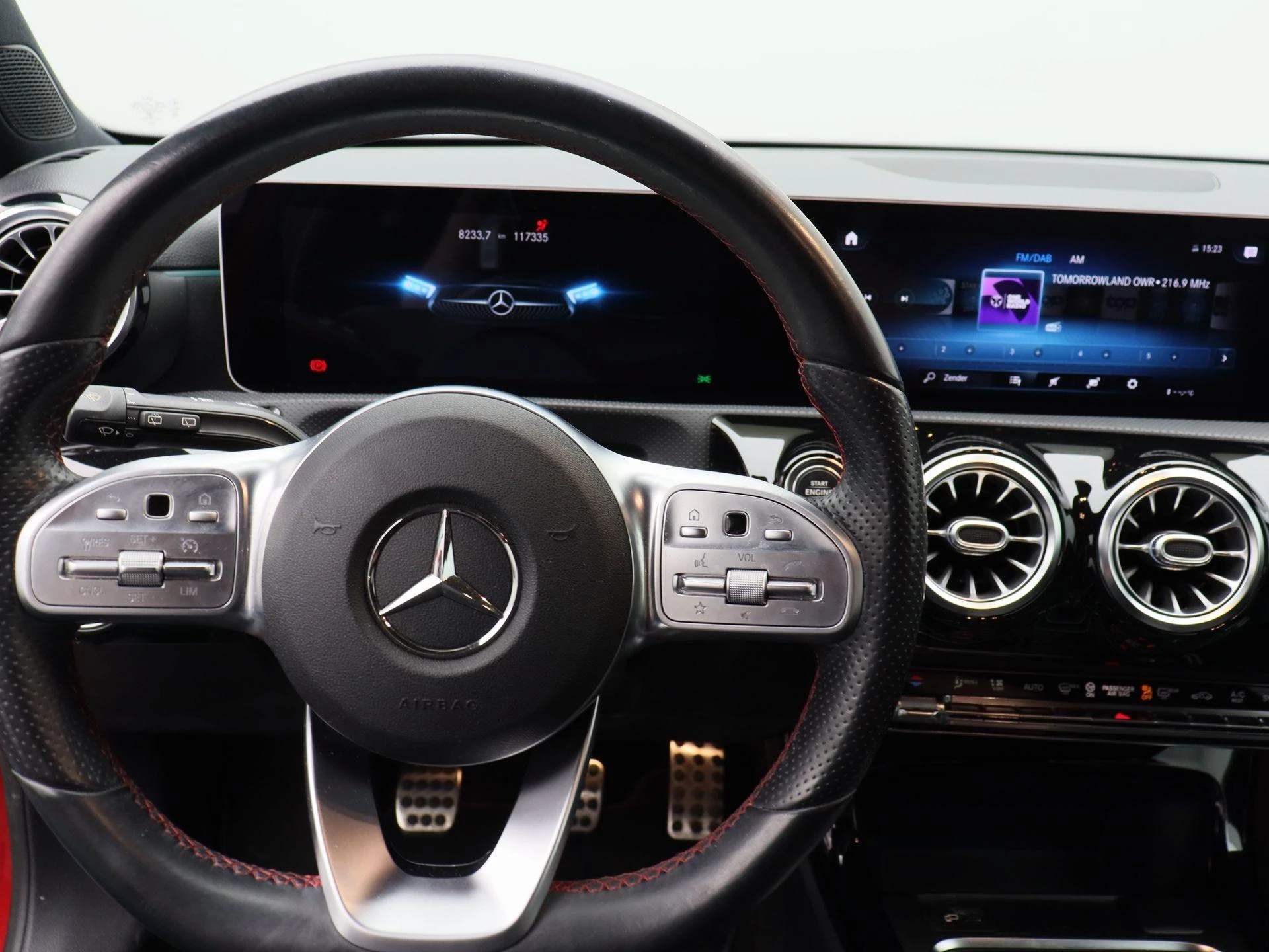 Mercedes-Benz A-Klasse 160 AMG LINE + PANORAMISCH DAK + CARPLAY + CAMERA + NIGHTPAKKET