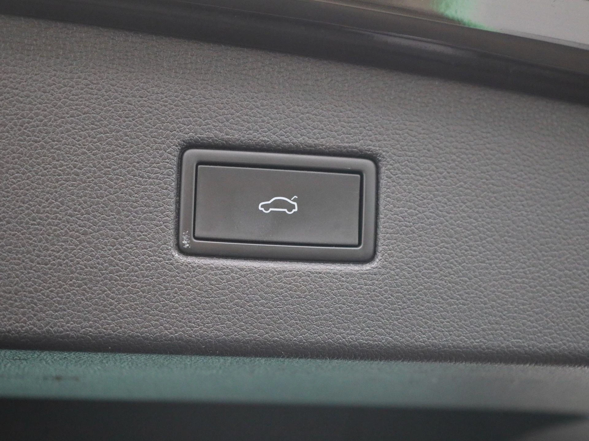 Volkswagen-Tiguan-image-14