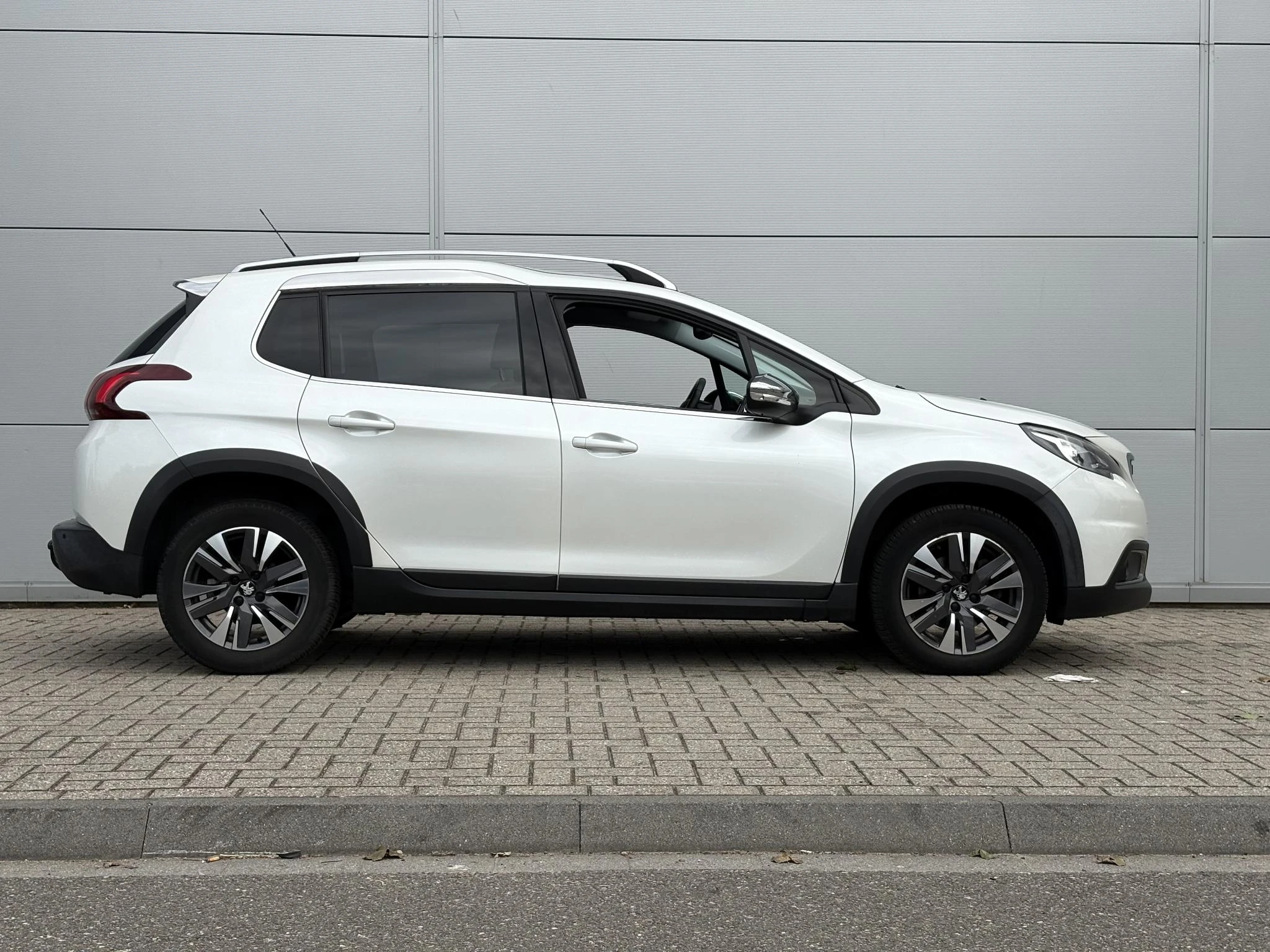 Peugeot 2008 1.2 PureTech Allure