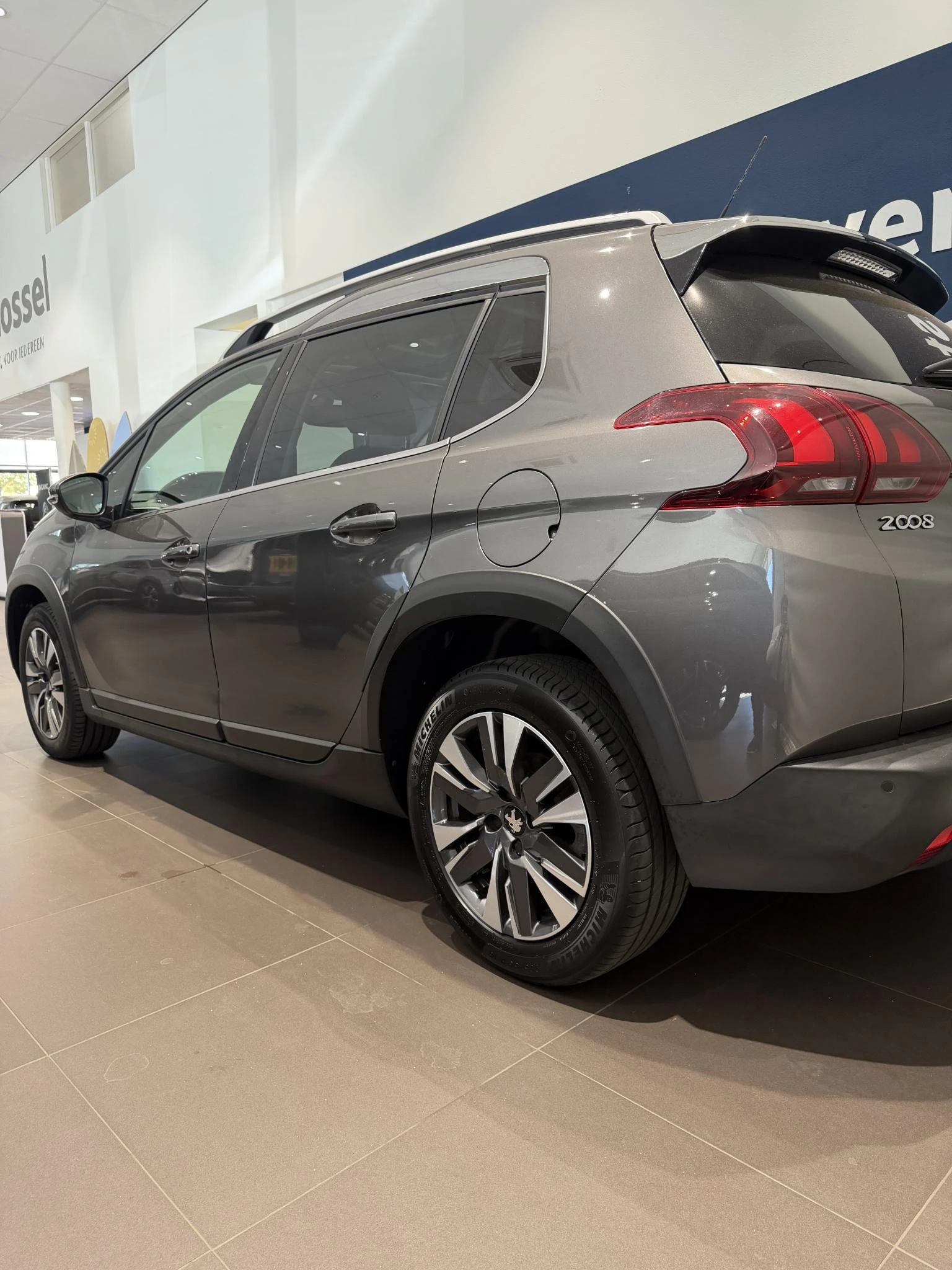 Peugeot-2008-image-2