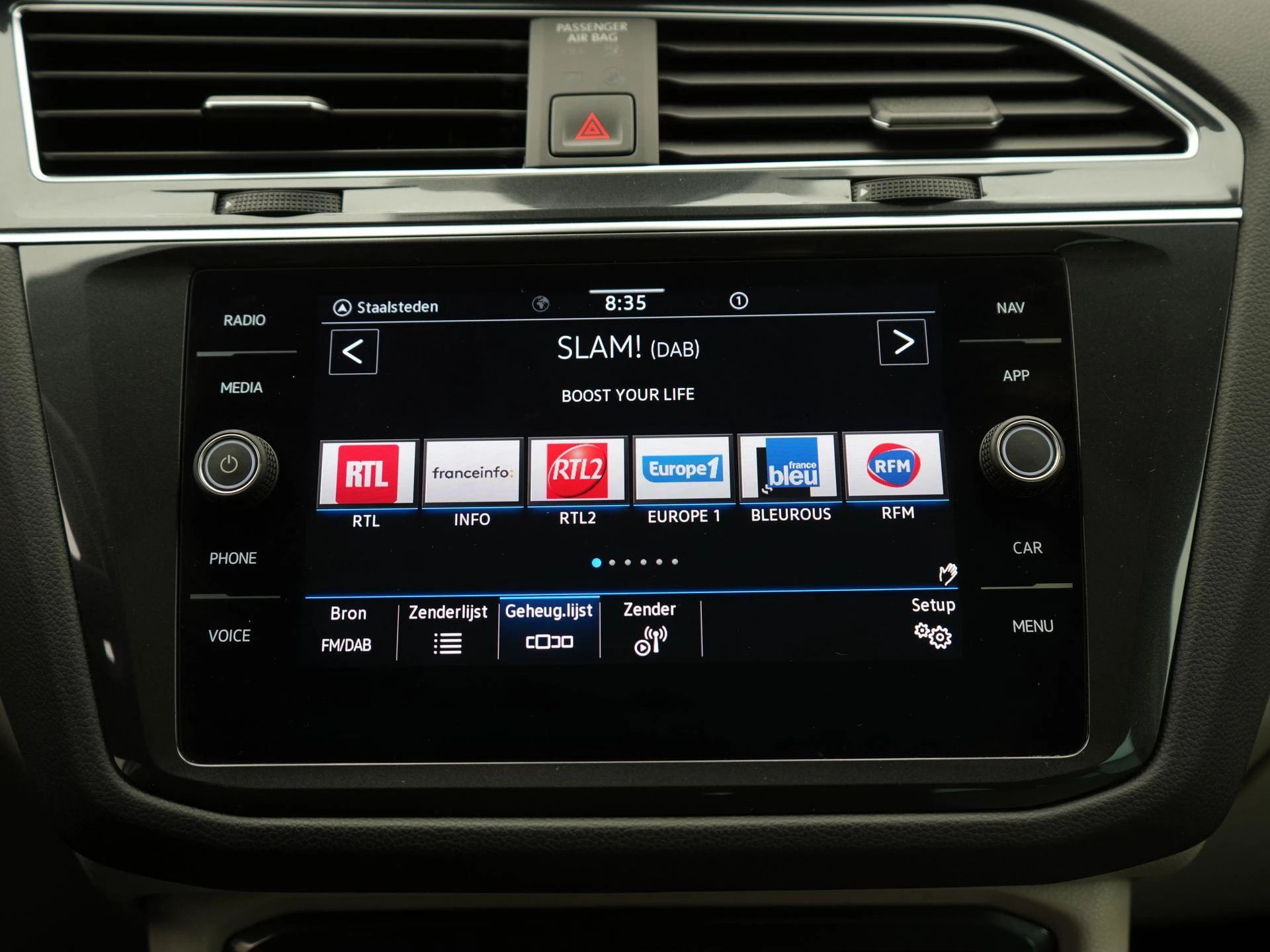 Volkswagen-Tiguan-image-12