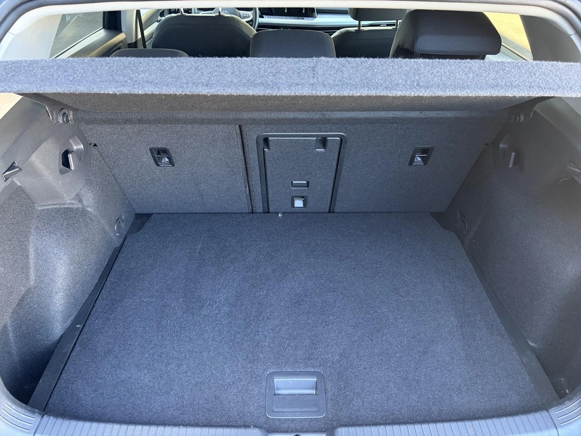 Volkswagen-Golf-image-14