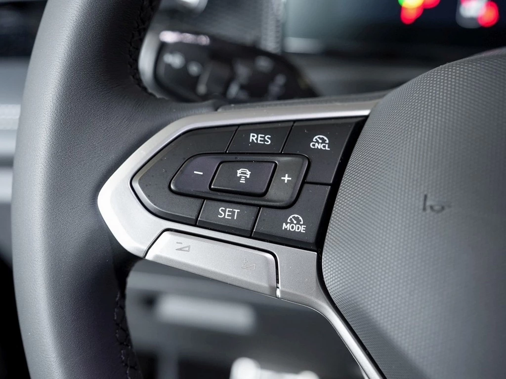 Volkswagen-Tiguan-image-15