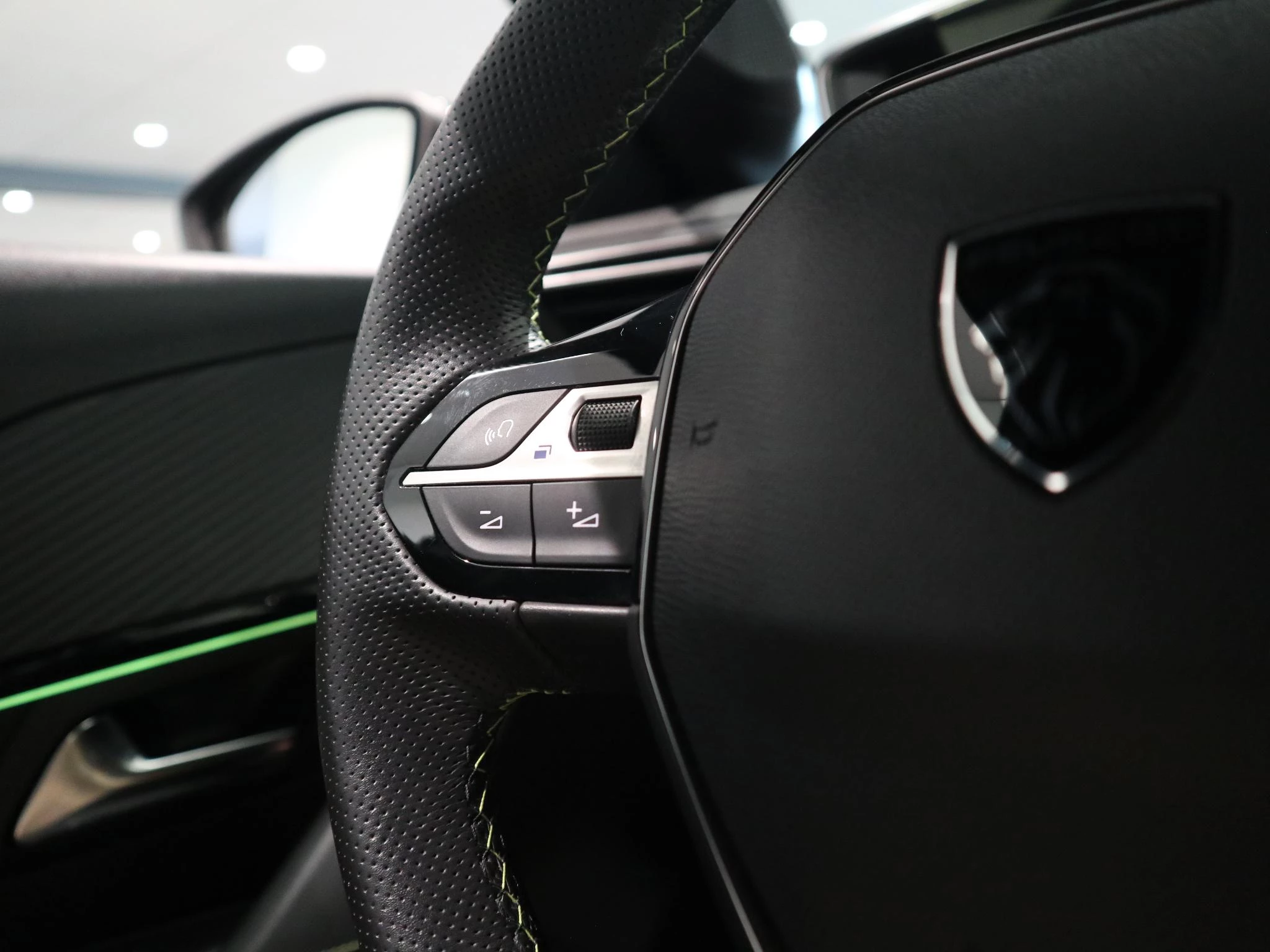 Peugeot-208-image-19