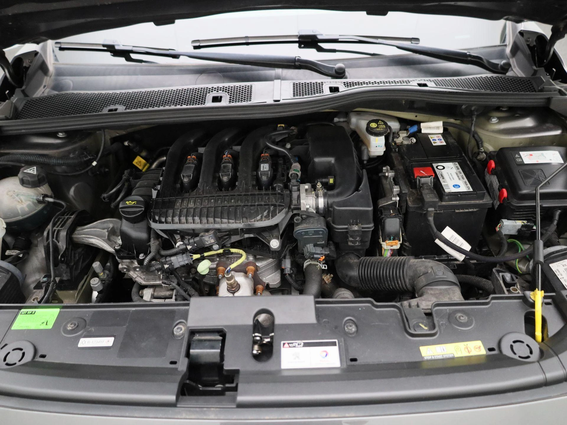 Peugeot-208-image-28