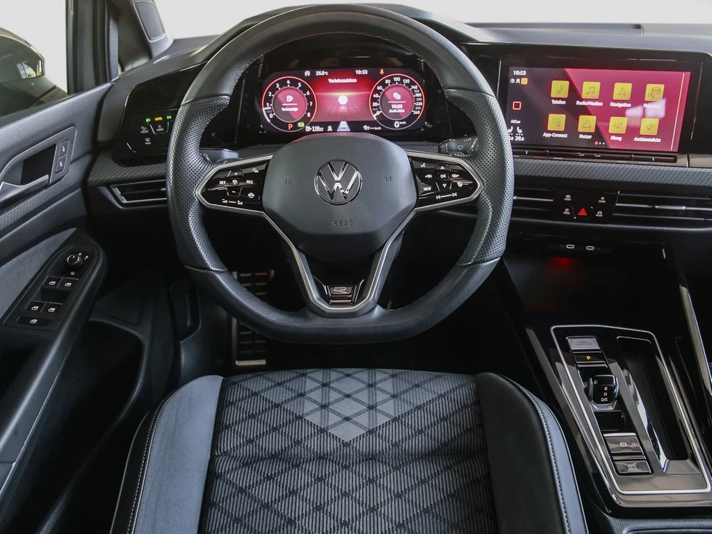 Volkswagen Golf VIII 1,5 eTSI R-Line DSG,LED,ACC,Kamera,ALU 18" Navi,Apple Car Play,Lenkrad/Sitzheizung