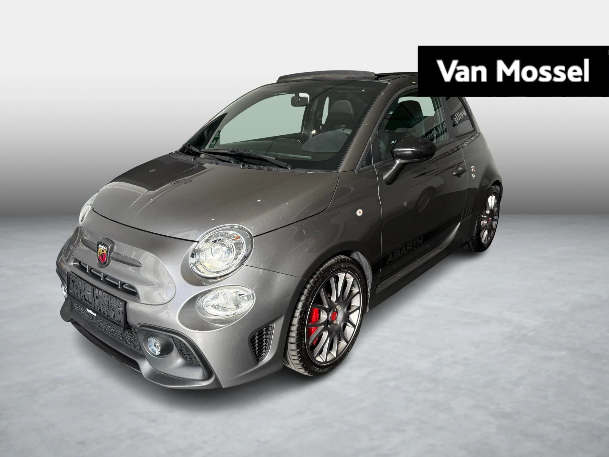 Abarth-500C-image-0