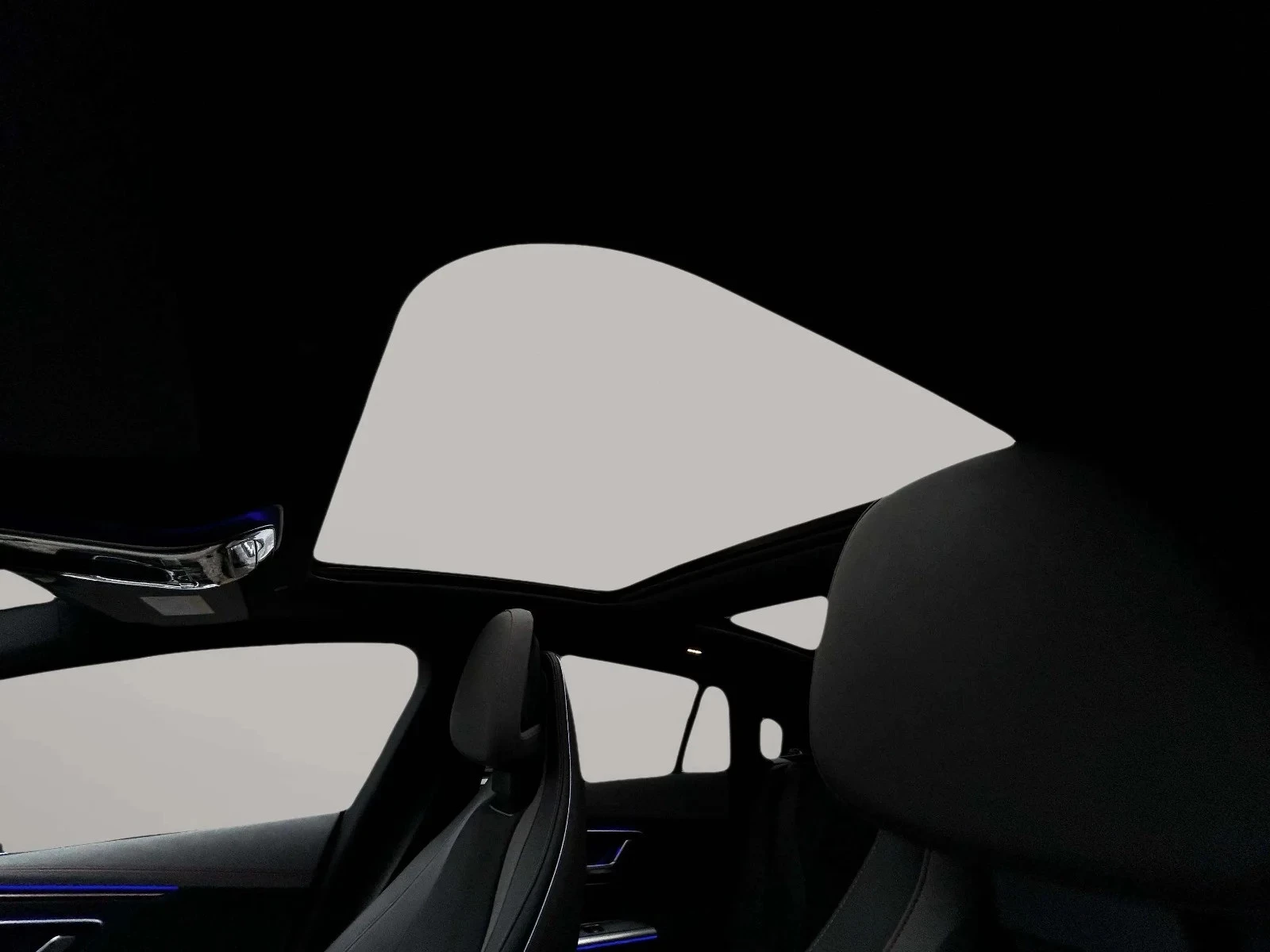 Mercedes-Benz-EQE-image-10