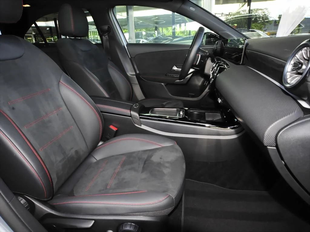Mercedes-Benz-A-Klasse 200 d-image-12