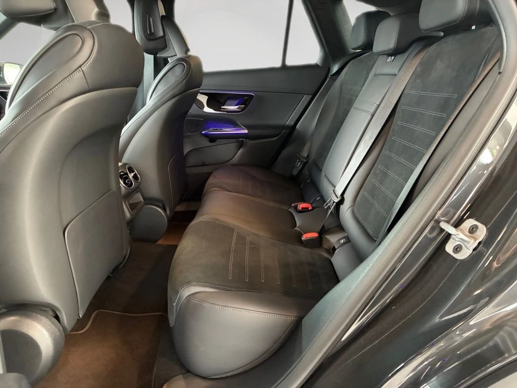 Mercedes-Benz-GLC 300 d-image-9