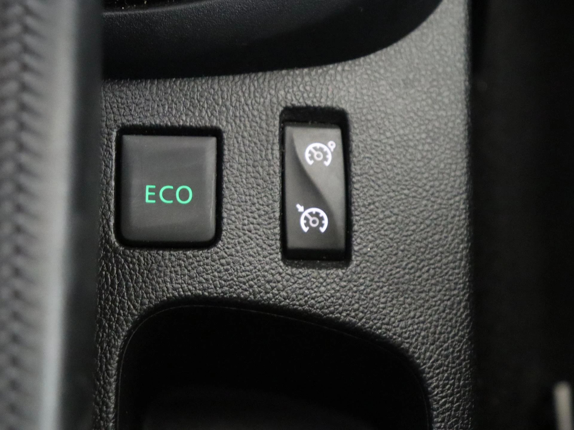Renault-Captur-image-19