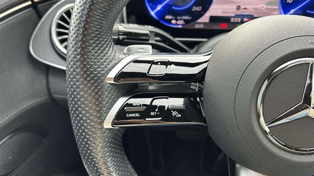 Mercedes-Benz-EQE-image-11