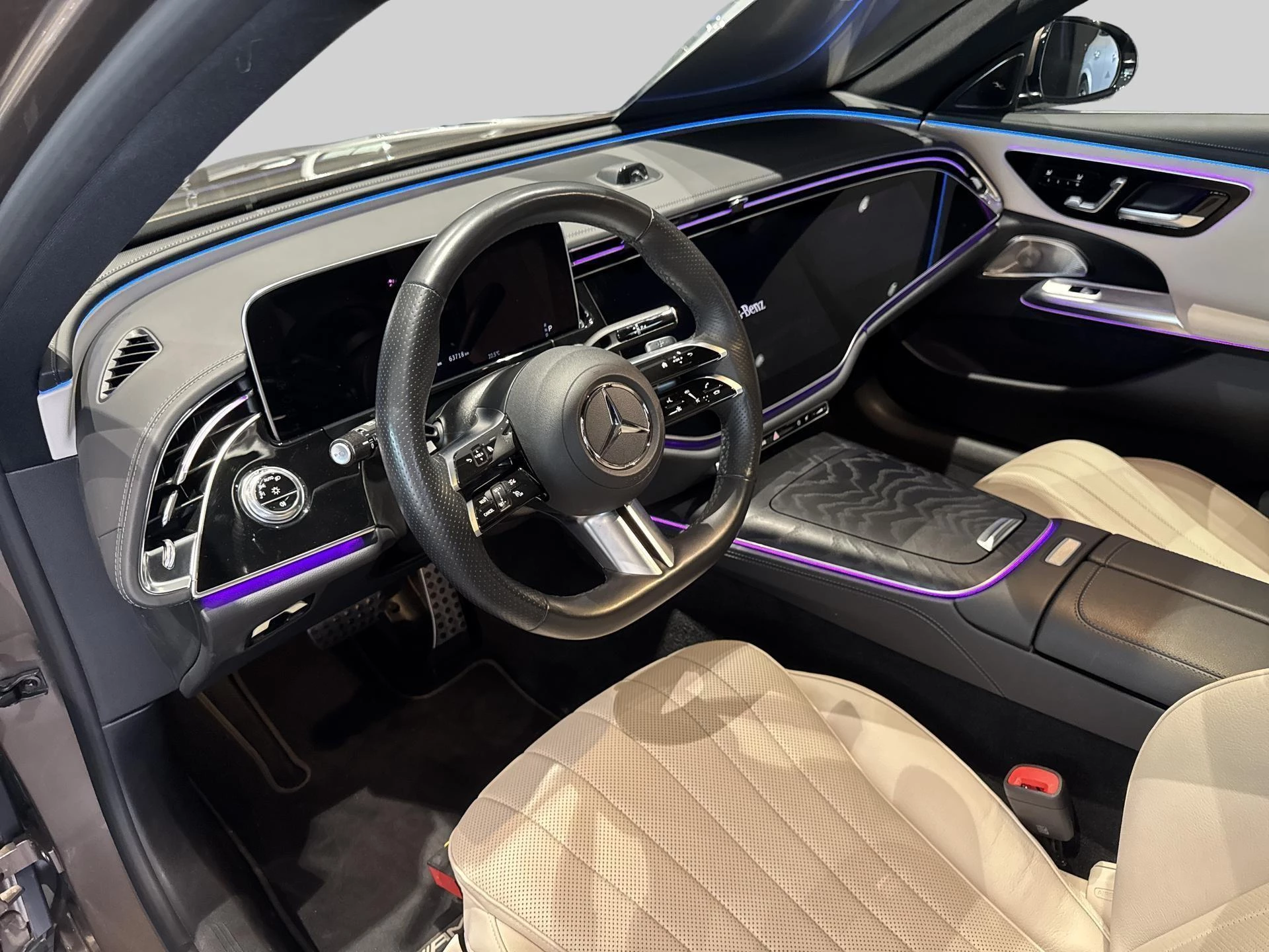 Mercedes-Benz Classe E 220 d AMG Line Estate + SUPERSCREEN + PANO + BURMESTER + LEDER +