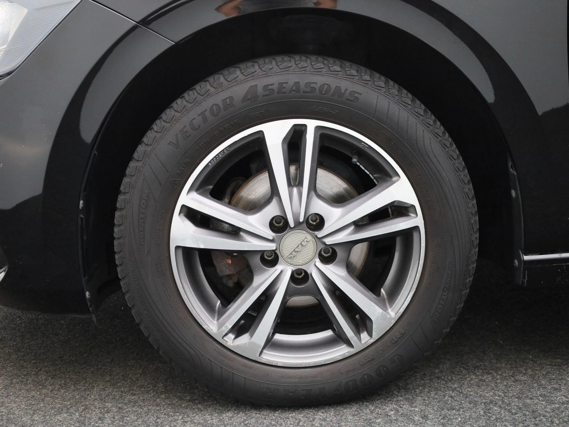 Volkswagen-Polo-image-13