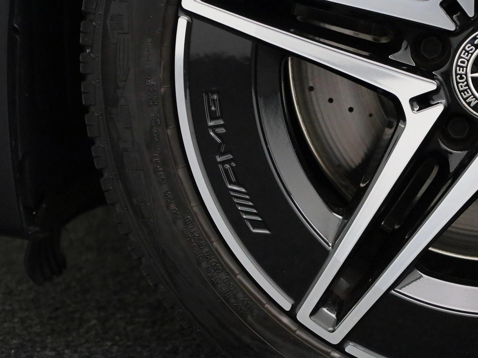 Mercedes-Benz-C-Klasse-image-14