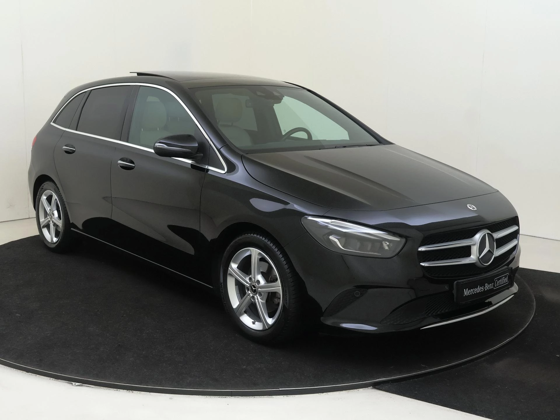 Mercedes-Benz-B-Klasse-image-1