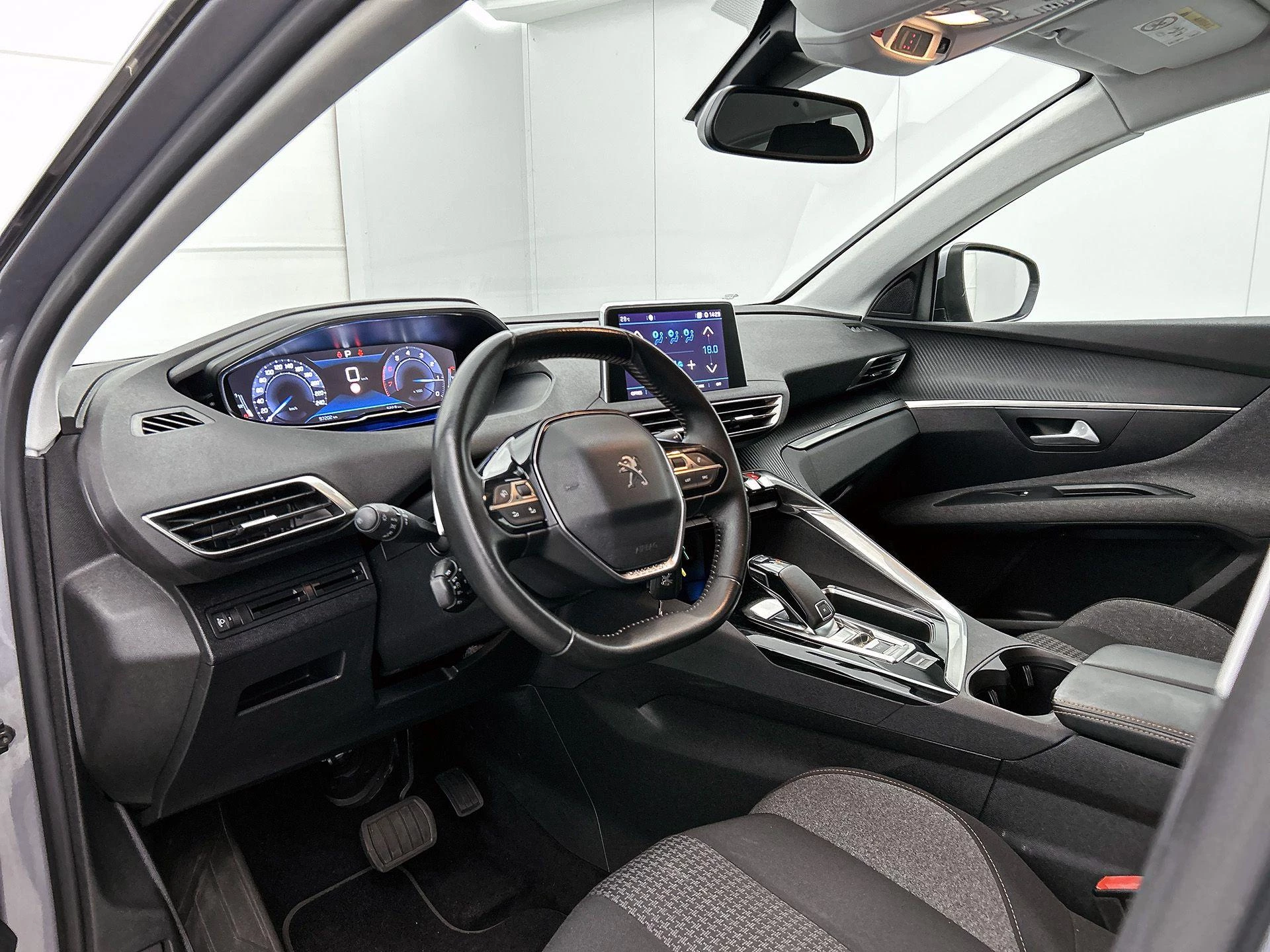 Peugeot 3008 1.2 PureTech Blue Lease Executive
