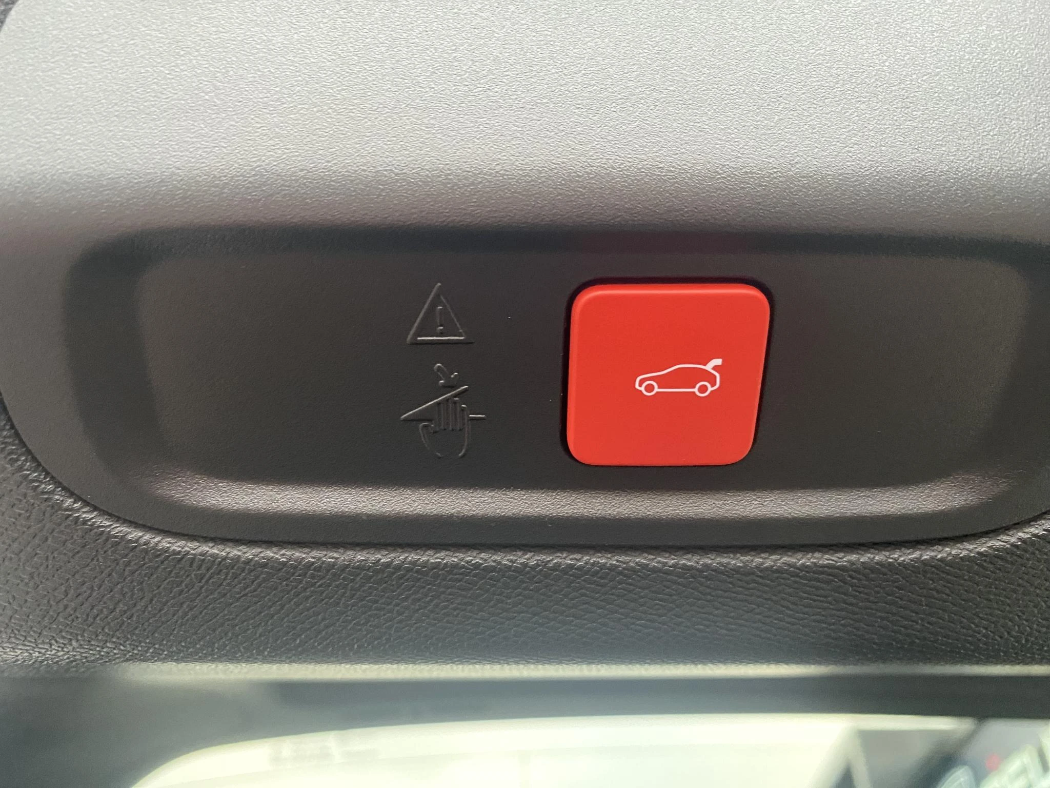 Peugeot-408-image-17