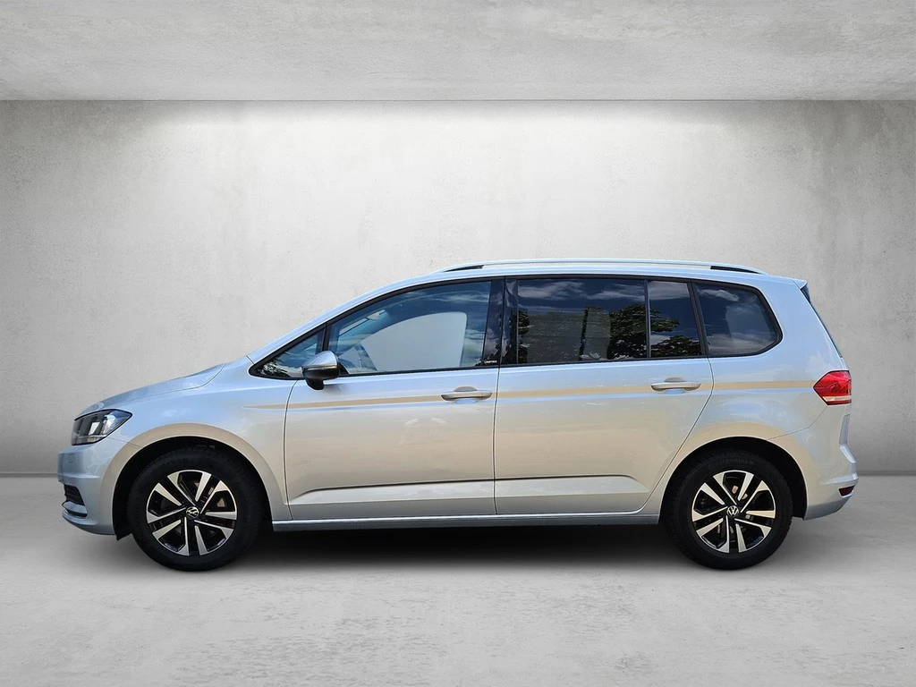 Volkswagen-Touran-image-1