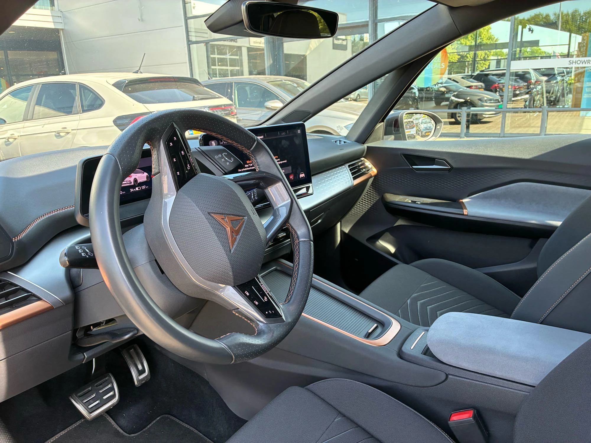 CUPRA Born Essential 62 kWh 204 PK