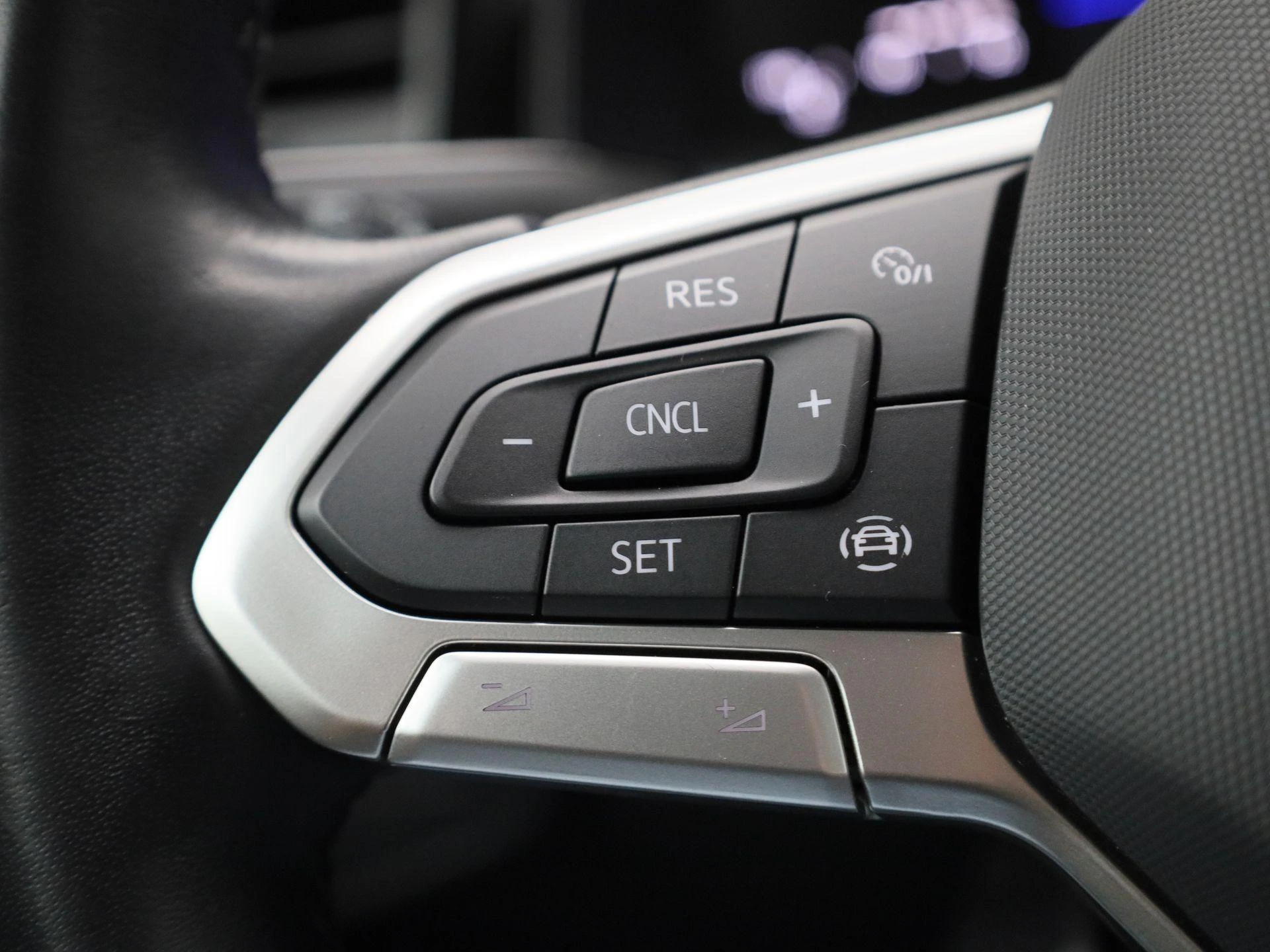 Volkswagen-Polo-image-17