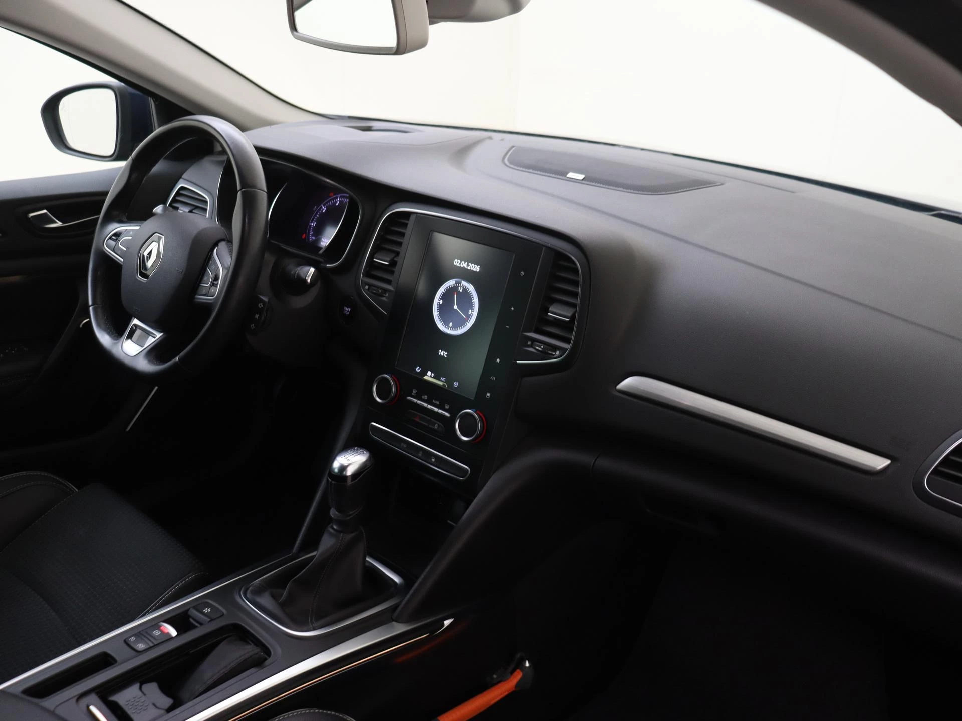 Renault-Mégane Estate-image-4