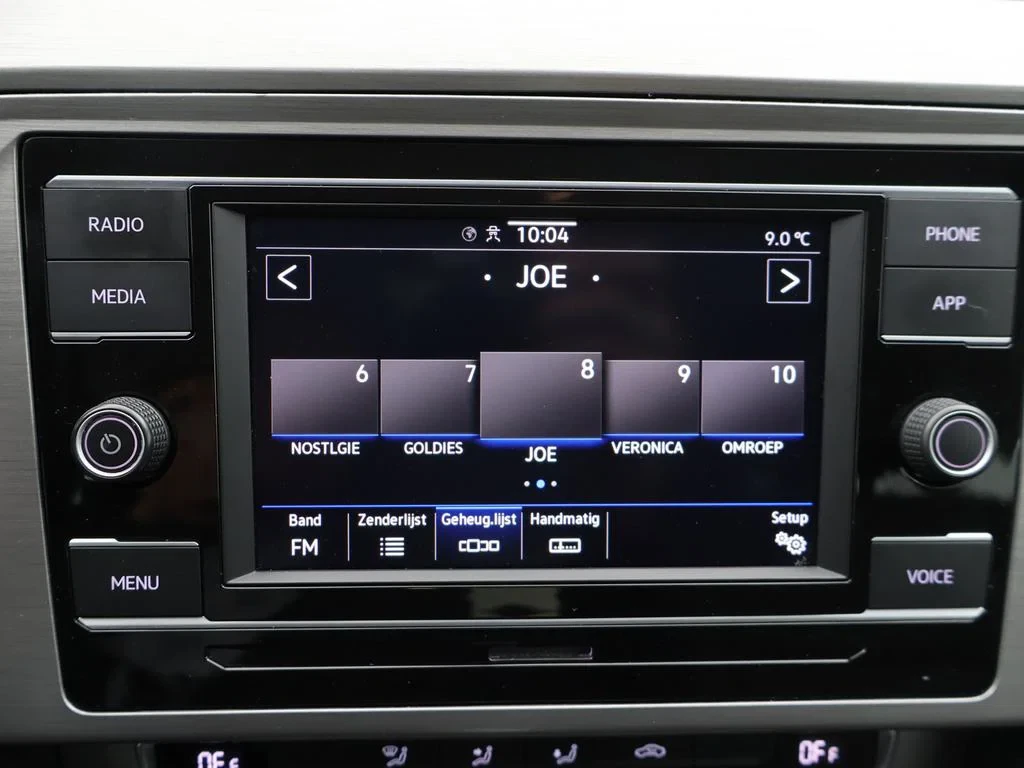 Volkswagen-Passat-image-20