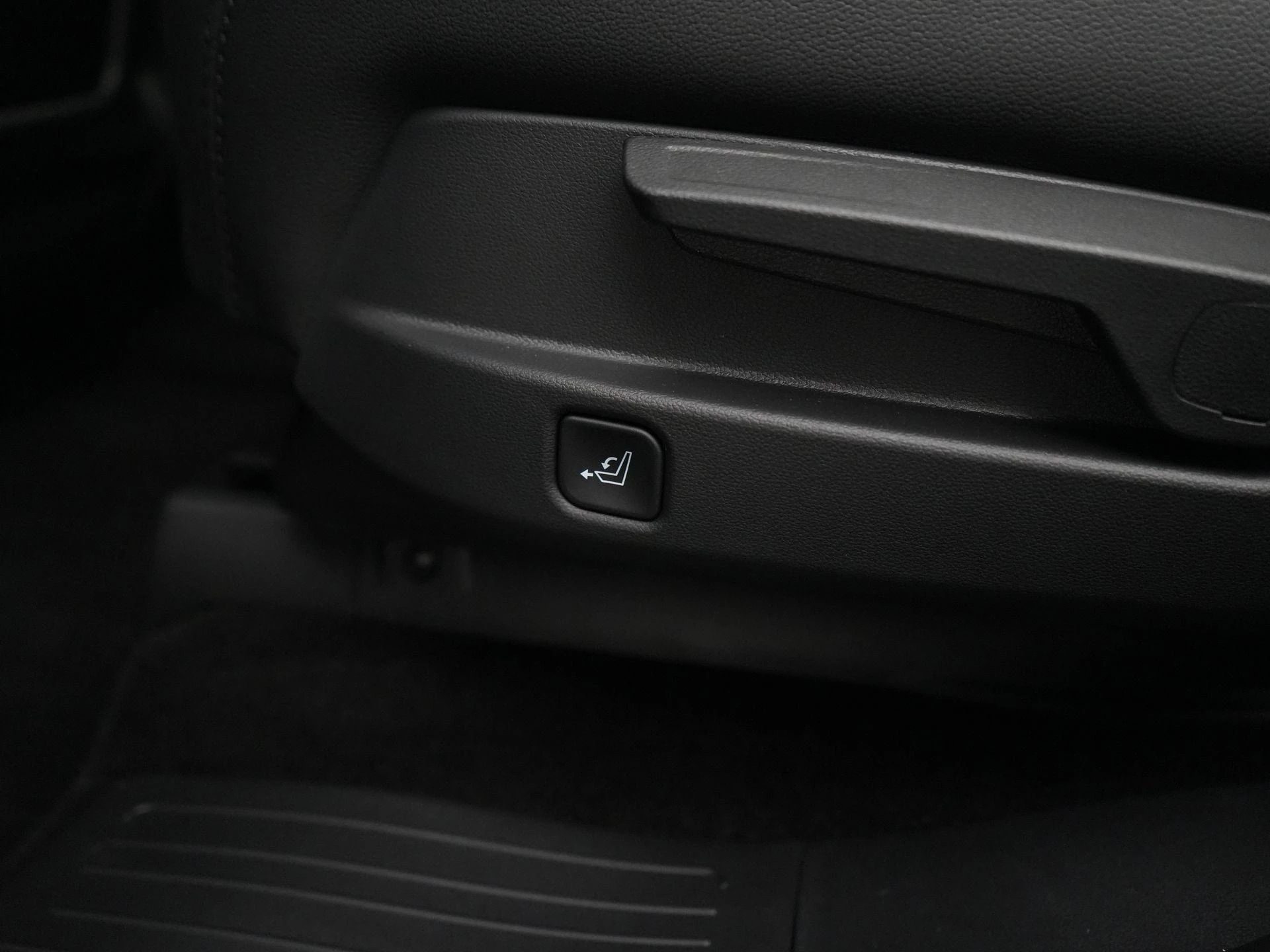 Hyundai-Santa Fe-image-44