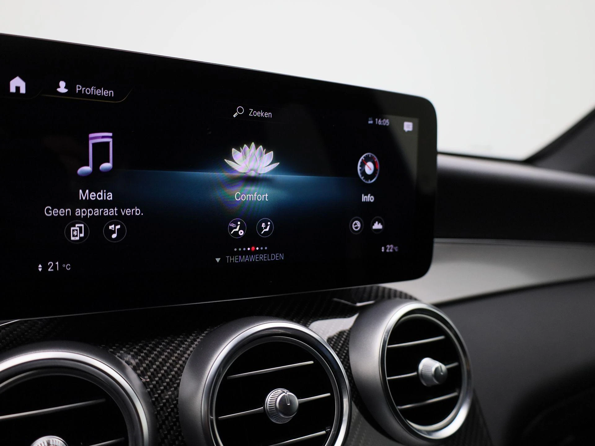 Mercedes-Benz-GLC-image-18