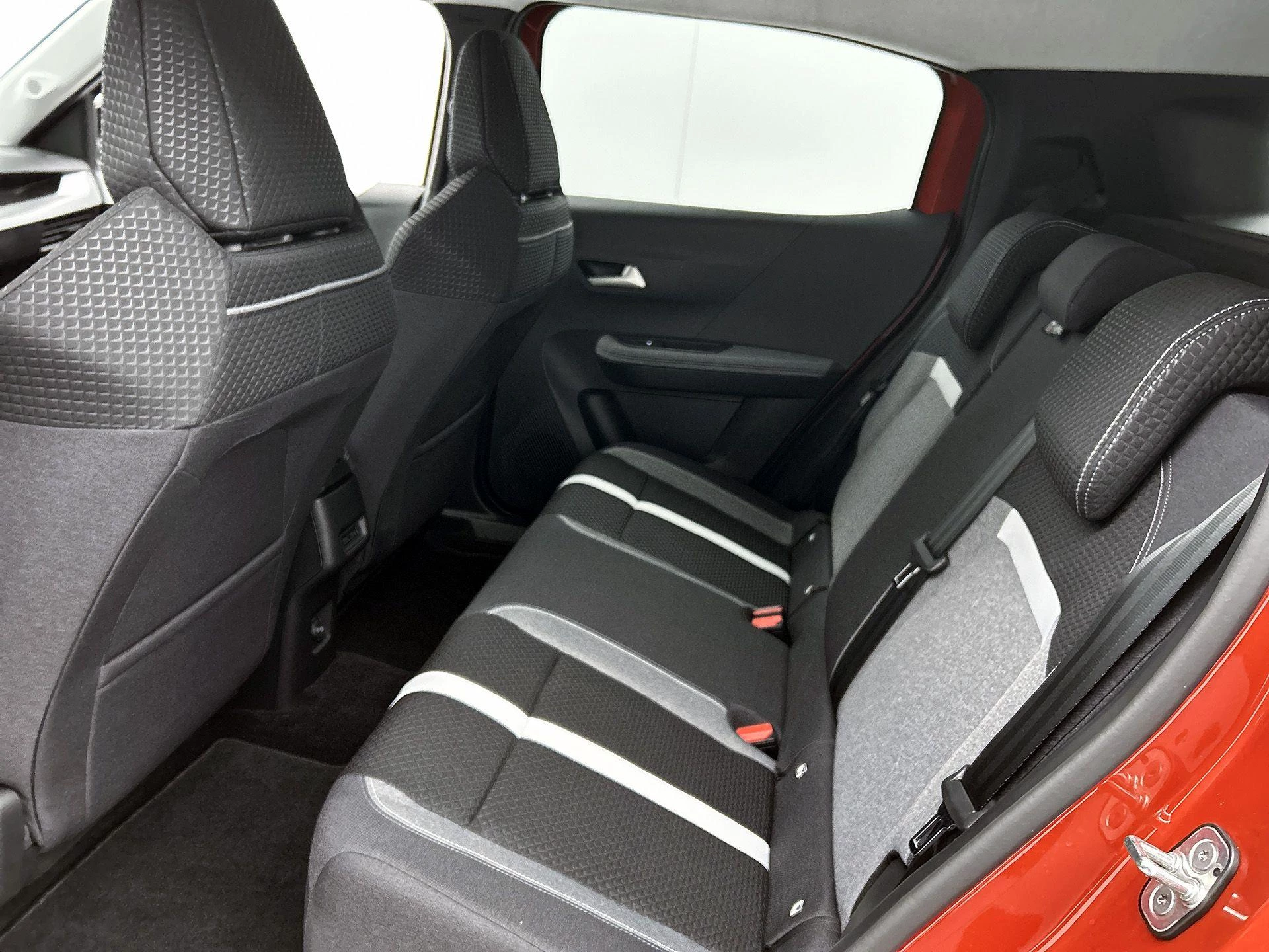 Opel-Frontera-image-24