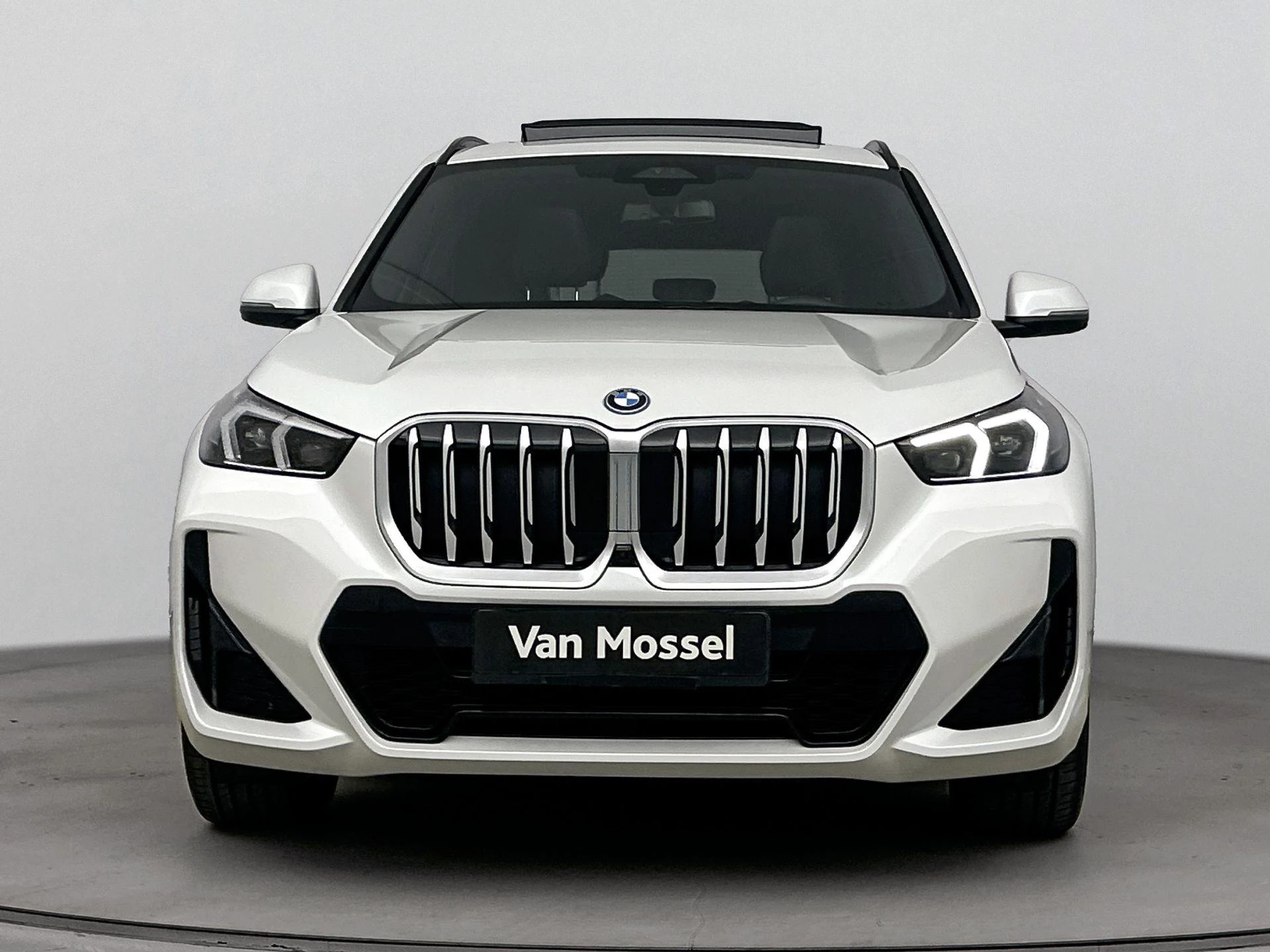 BMW-X1-image-4