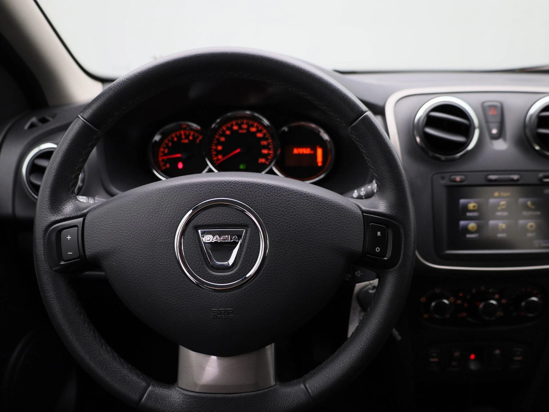 Dacia-Sandero Stepway-image-6