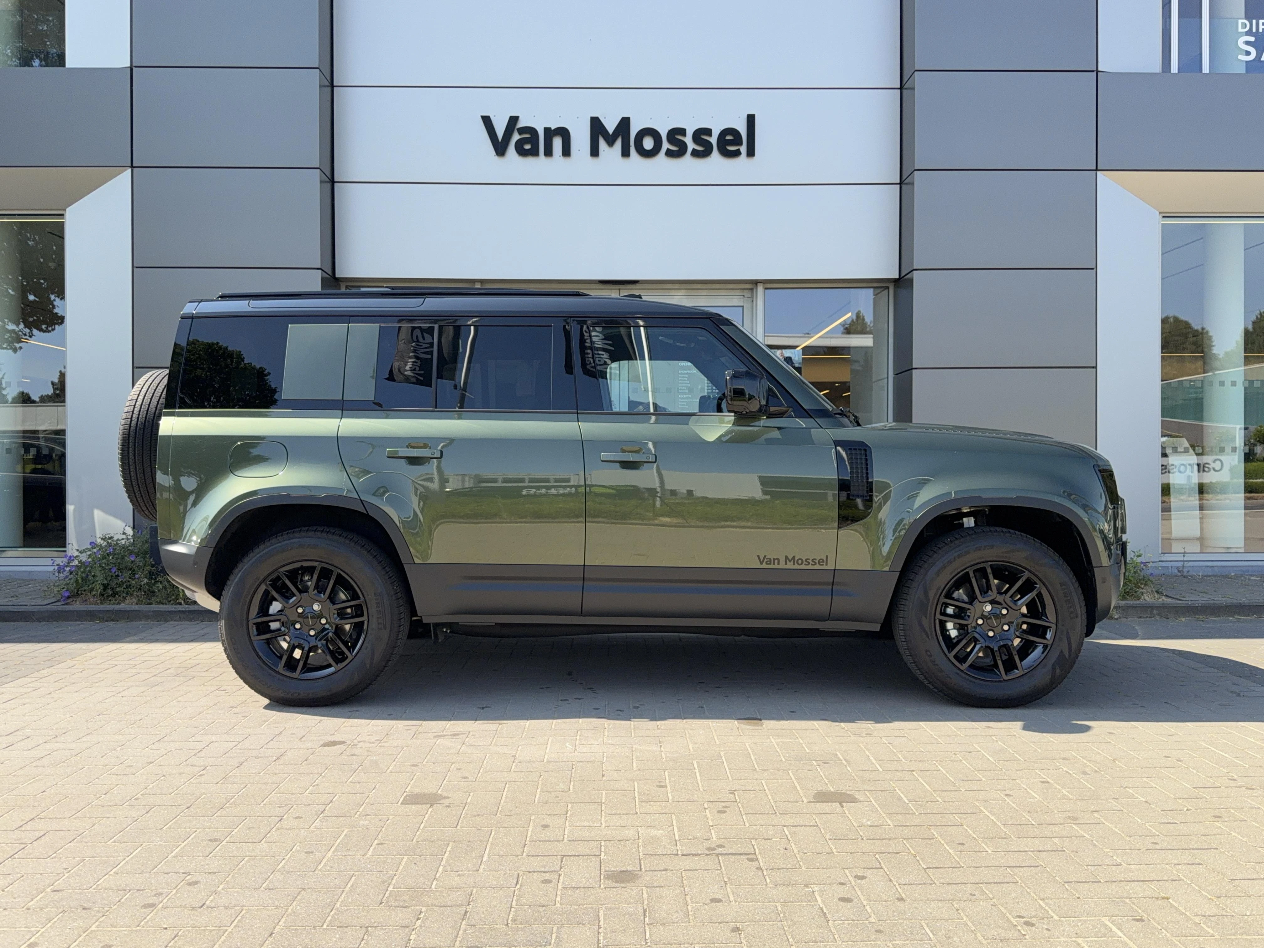 Land Rover Defender 110 D200 S AWD Auto. 26MY