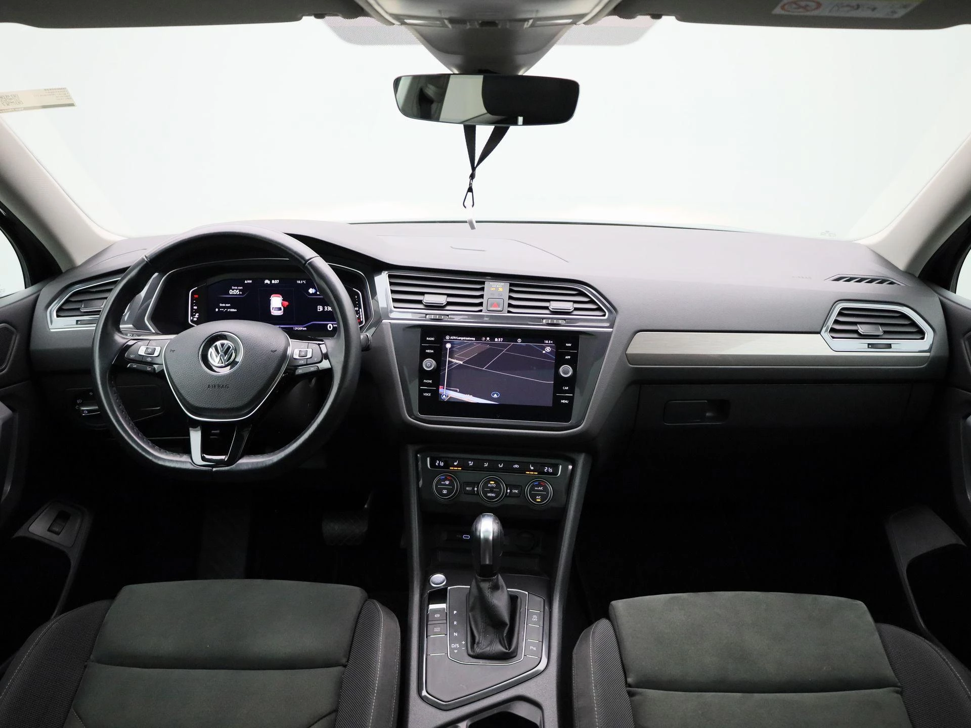 Volkswagen-Tiguan Allspace-image-35