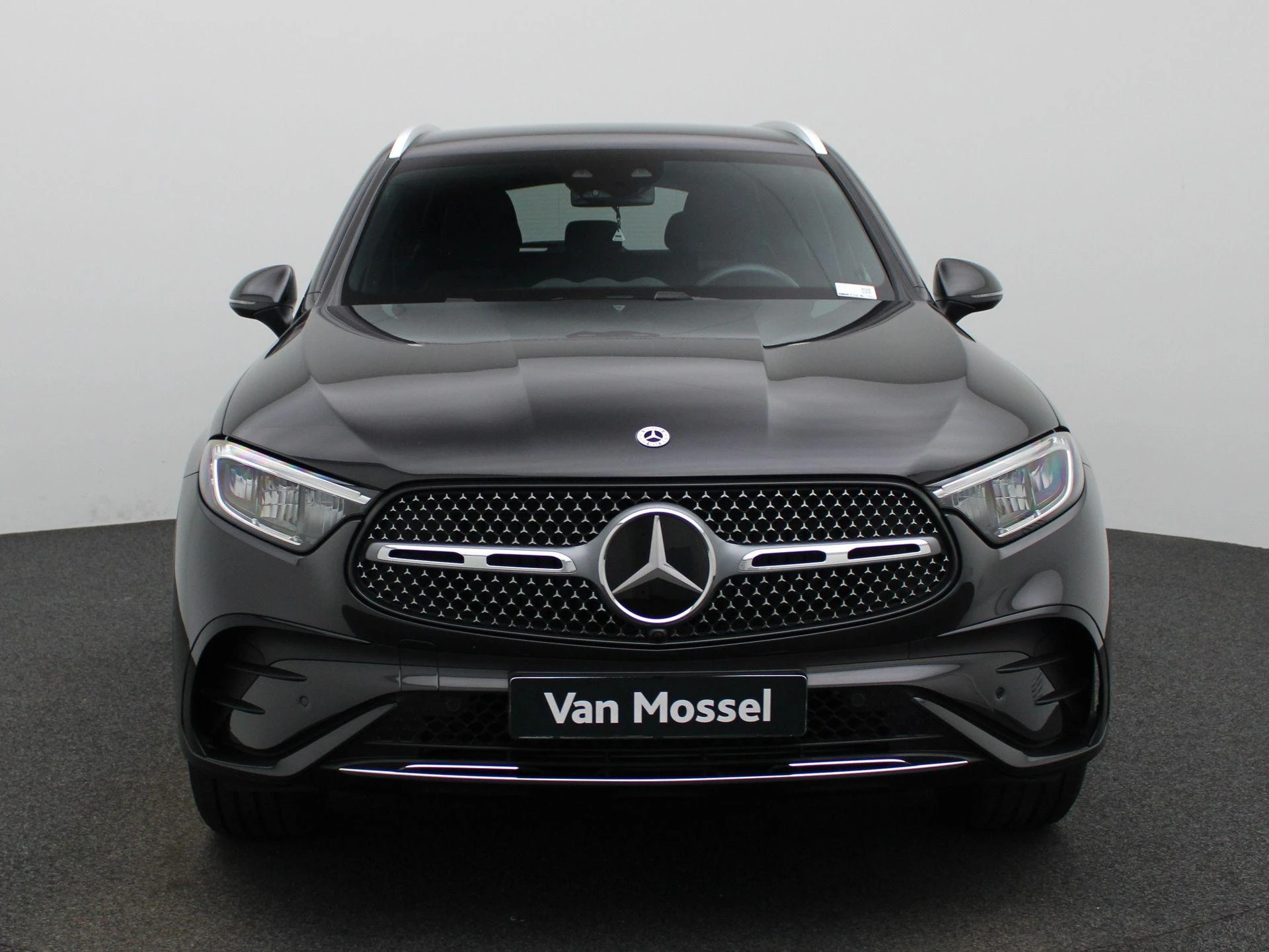 Mercedes-Benz-GLC-image-2