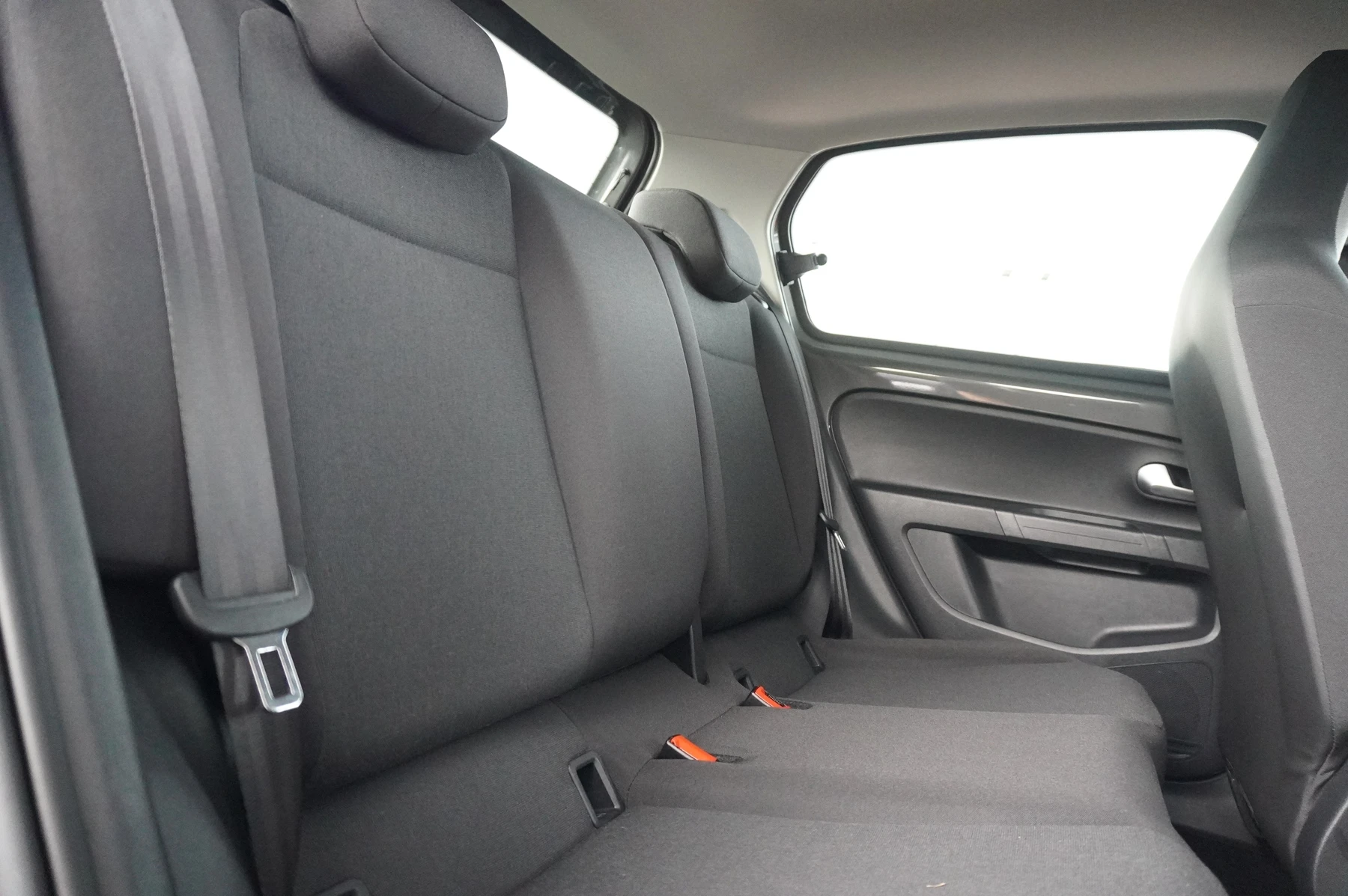 Volkswagen-up!-image-11