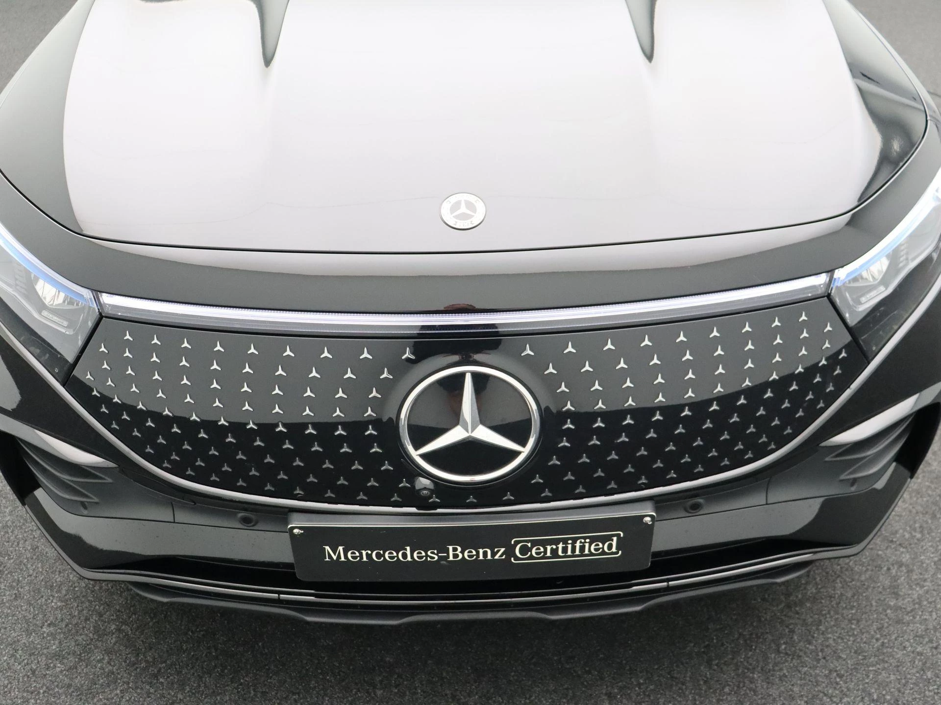 Mercedes-Benz EQB 350 4MATIC AMG Line + LEDER + PANO + BURMESTER + TREKHAAK + HEAD UP +