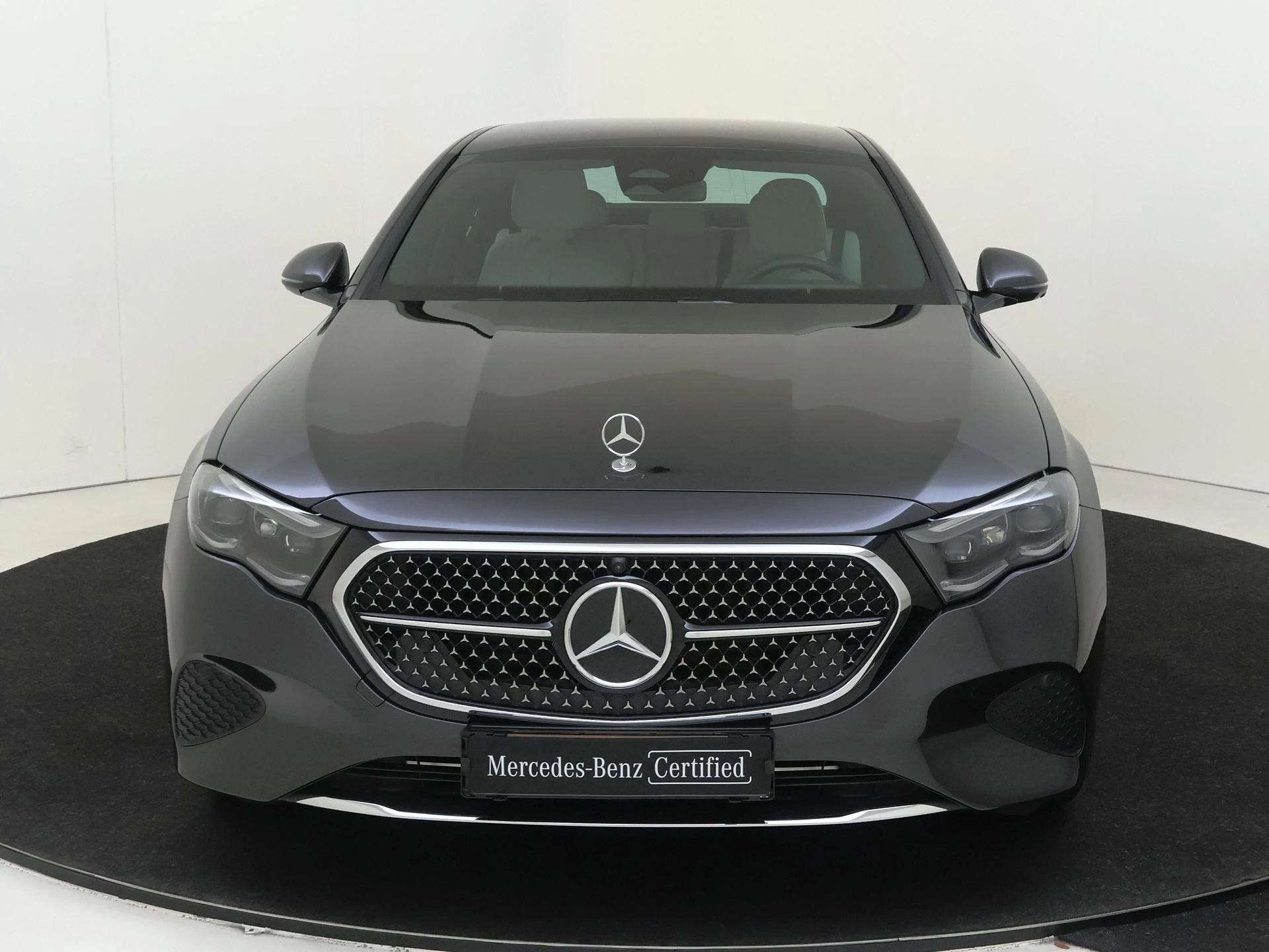 Mercedes-Benz-E-Klasse-image-7