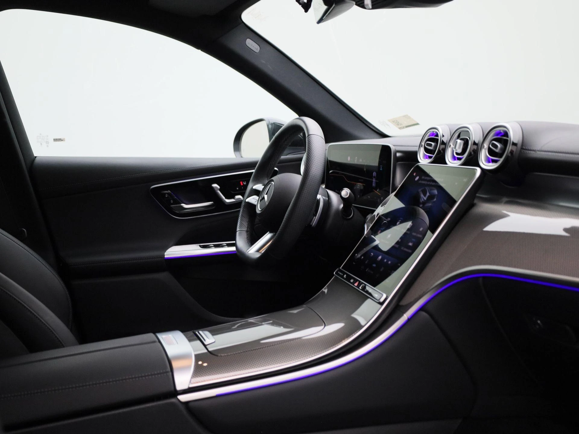 Mercedes-Benz-GLC-image-37