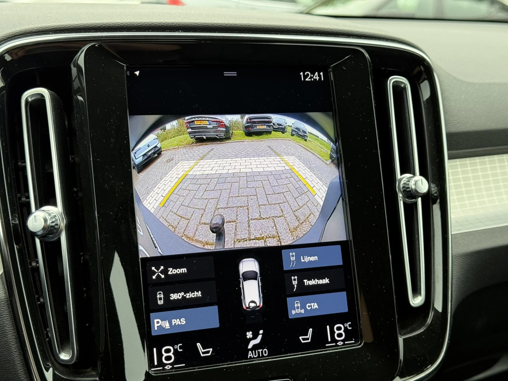 Volvo-XC40-image-4