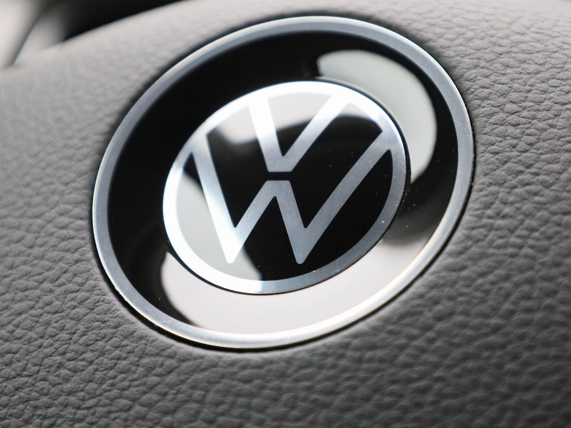 Volkswagen-T-Roc-image-27