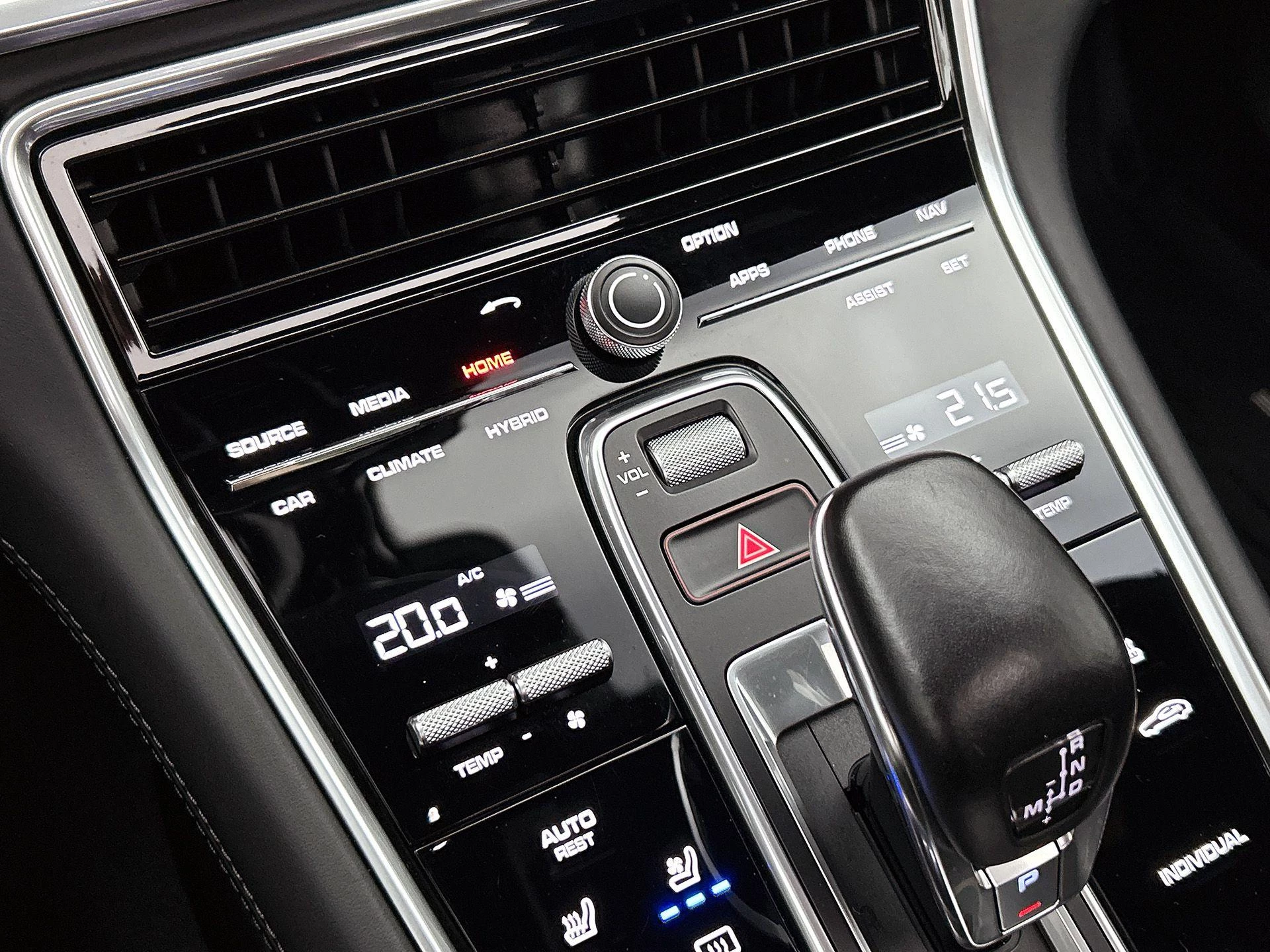 Porsche-Panamera-image-22