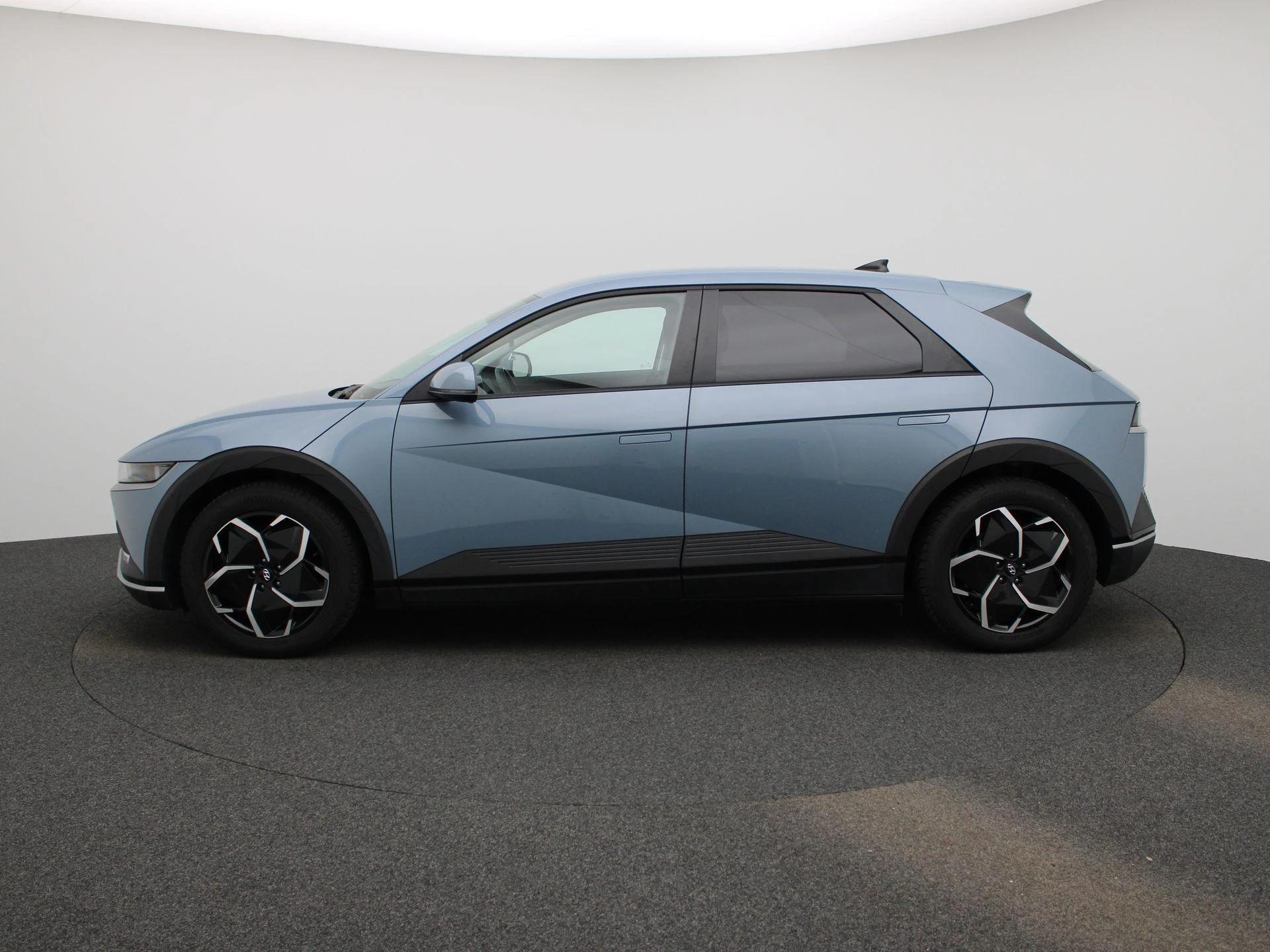 Hyundai-IONIQ 5-image-3