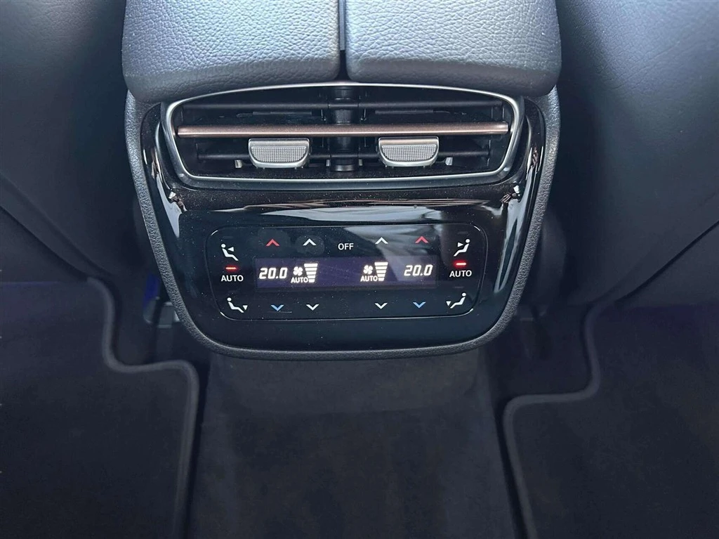 Mercedes-Benz-EQE-image-22