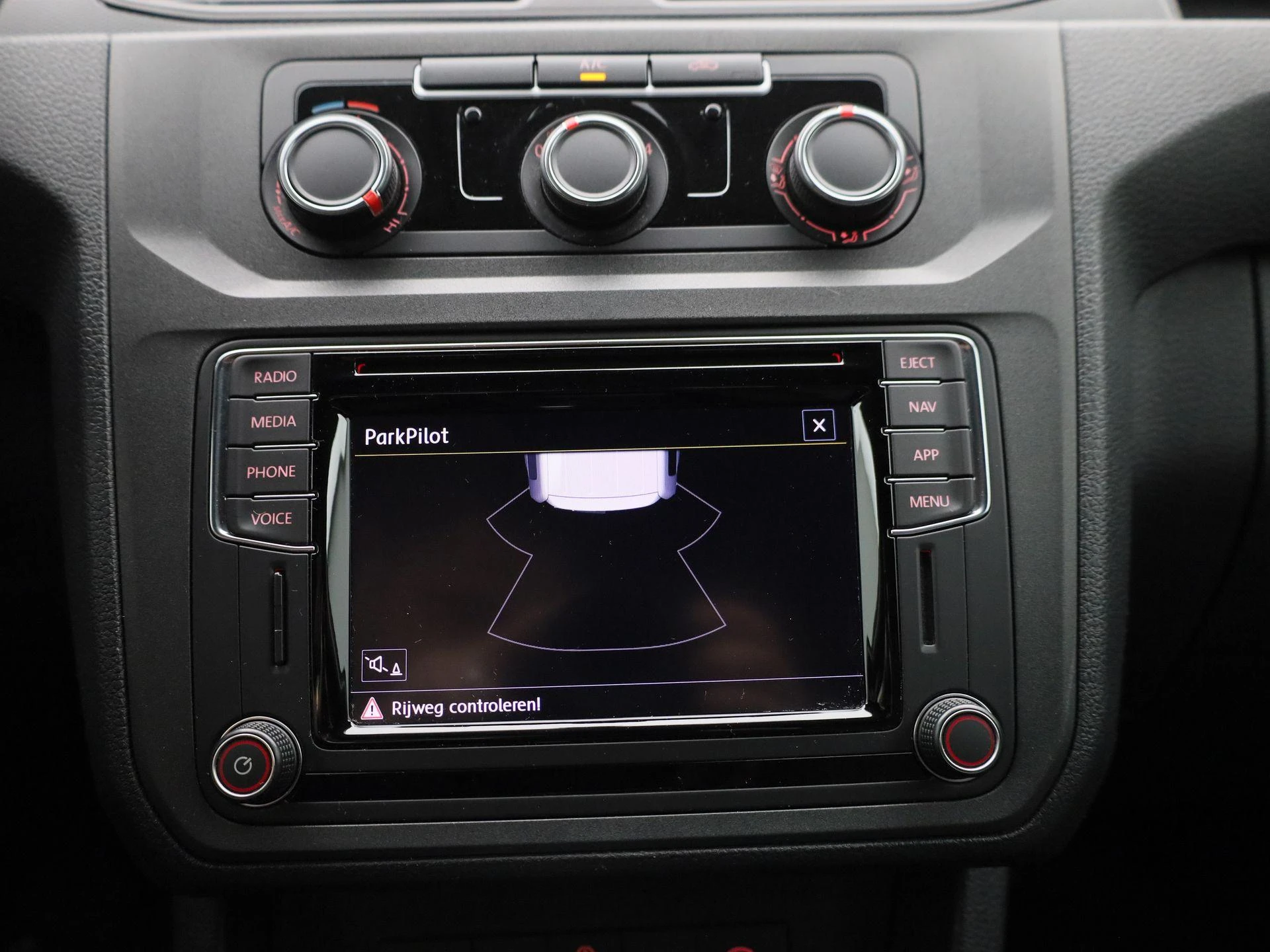 Volkswagen-Caddy-image-33