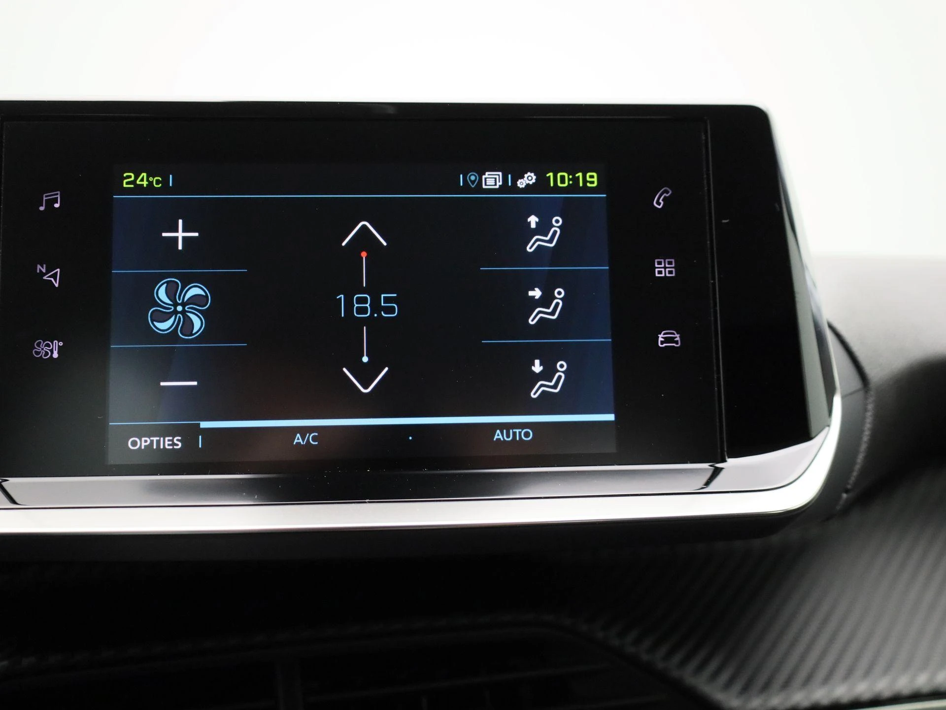 Peugeot-e-208-image-18