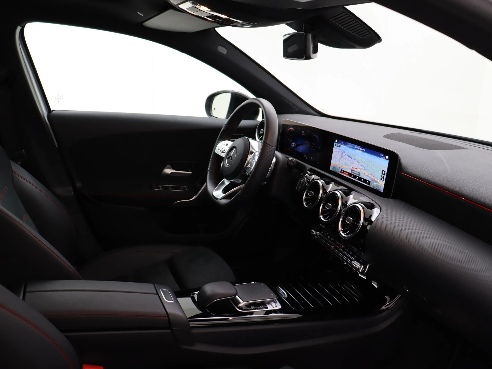Mercedes-Benz-A-Klasse-image-17