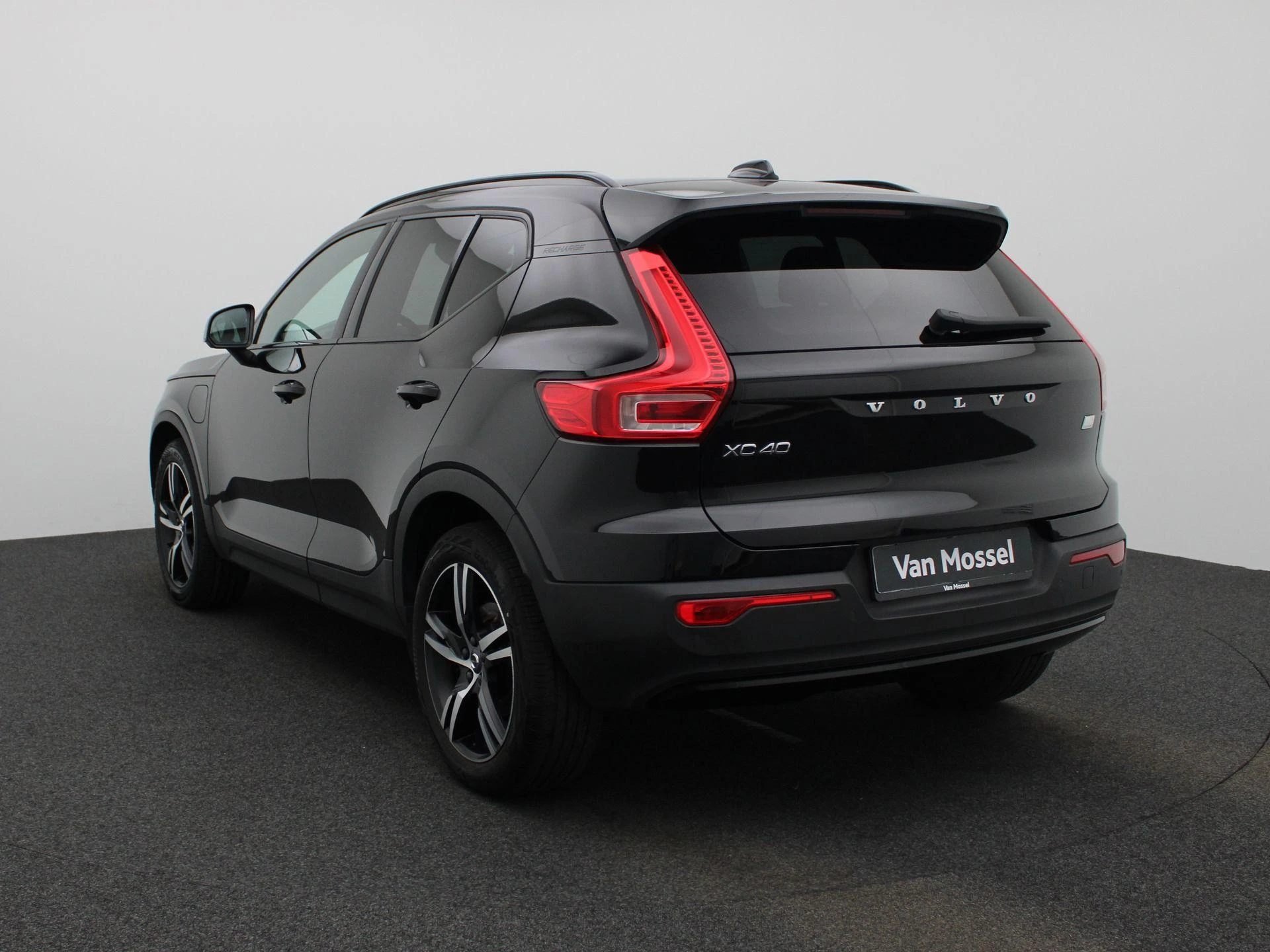 Volvo-XC40-image-1