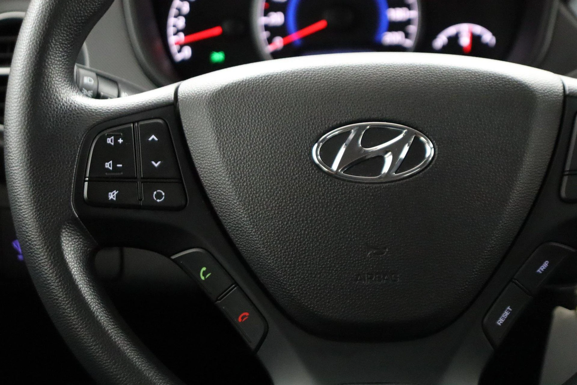 Hyundai-i10-image-15