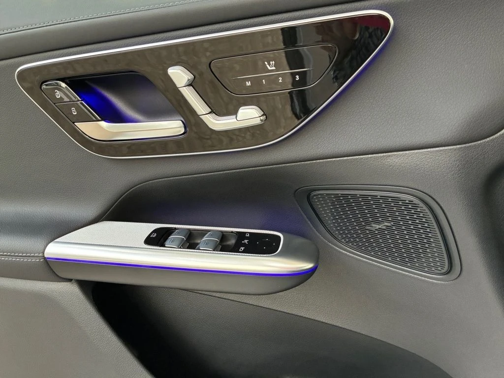 Mercedes-Benz-GLC 220 d-image-8